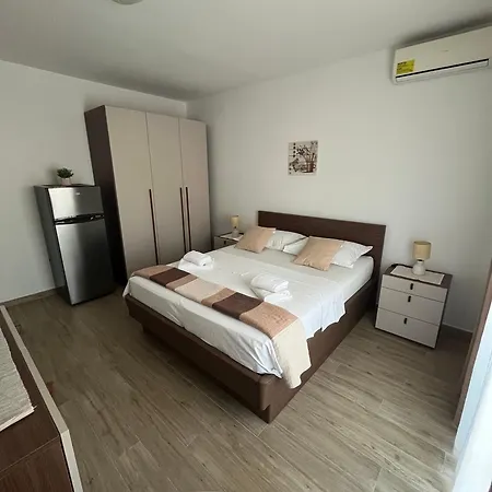 & Alagic Гостьовий будинок