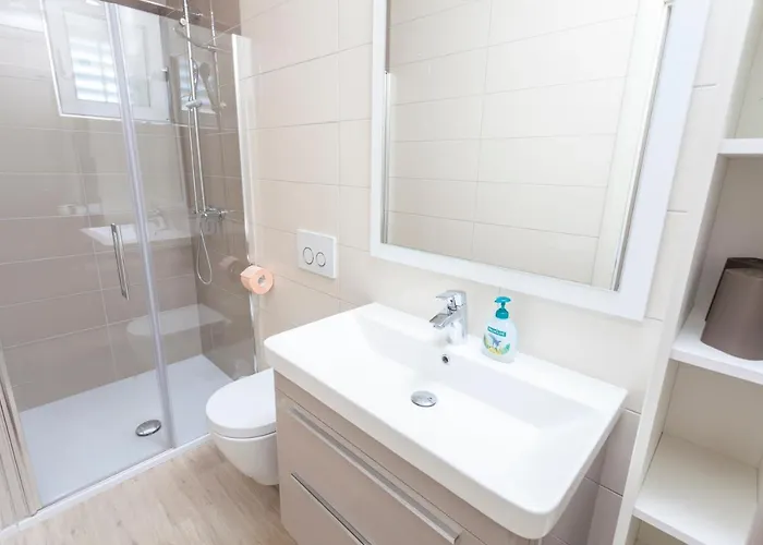 Guest house & Alagic