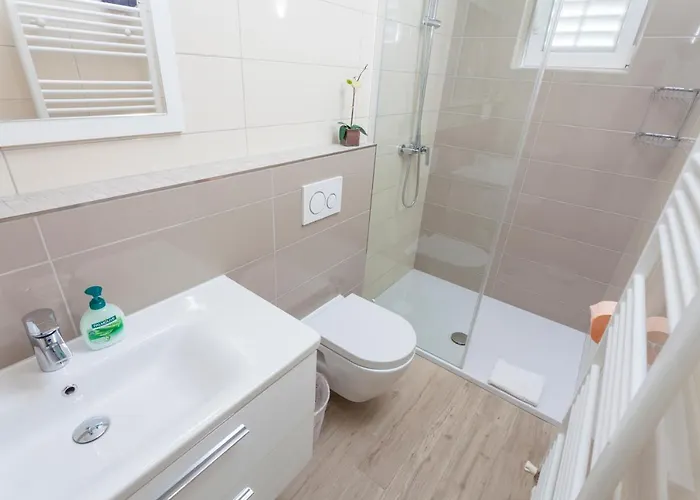 & Alagic 3* מאקרסקה