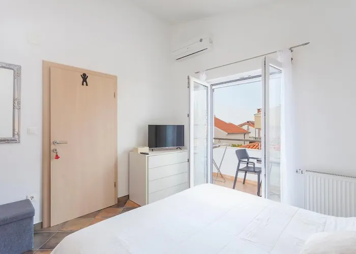 Guest house & Alagic