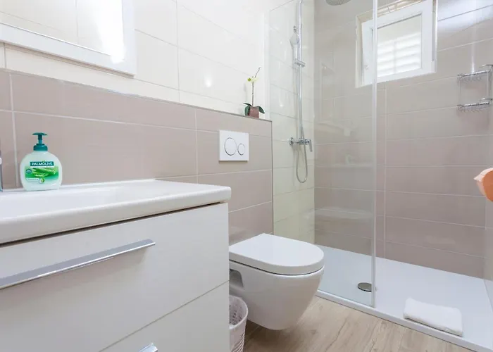 Guest house & Alagic Makarska