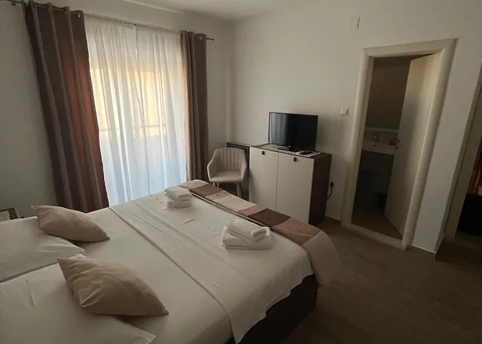 & Alagic 3* Макарська