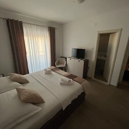 Apartments&rooms Alagić 3* Makarska